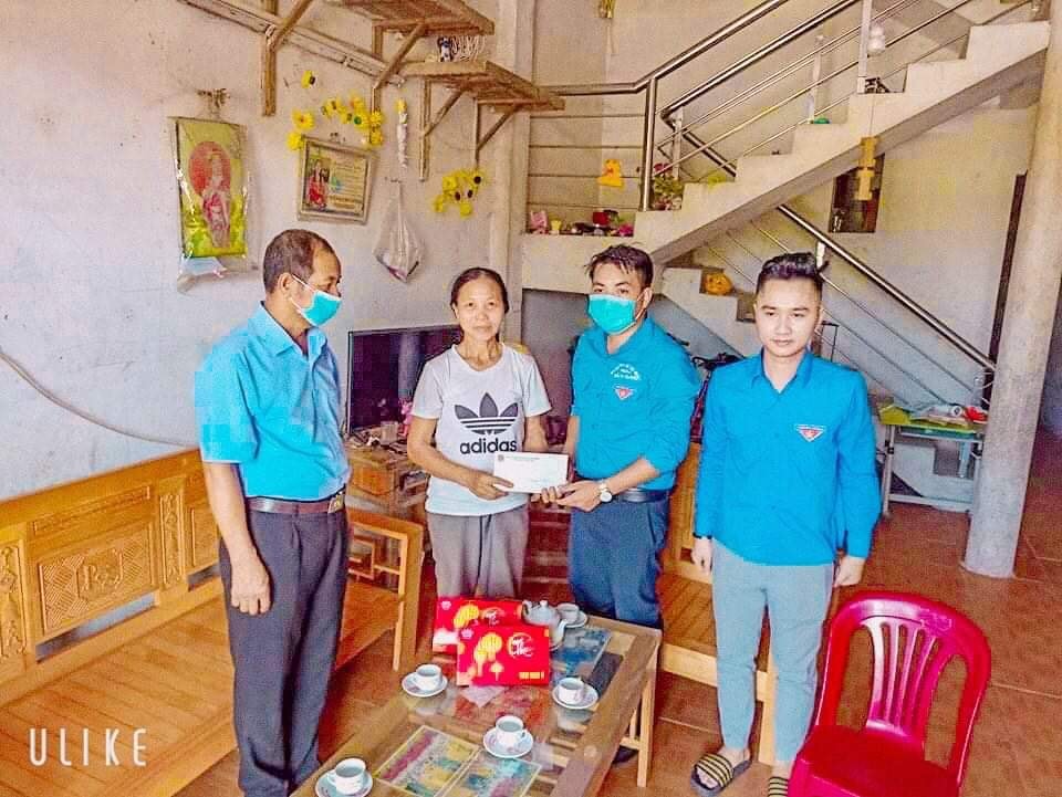 Chương trình tặng quà cho các cháu Thiếu nhi nhân dịp tết Trung thu tại TDP Bình Minh phường Bách Quang năm 2021